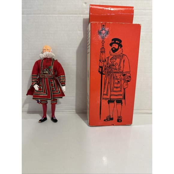 Vintage Yeoman Warder HM Tower of London by Peggy Nisbet - Watchman Guard No Hat - Picture 1 of 6